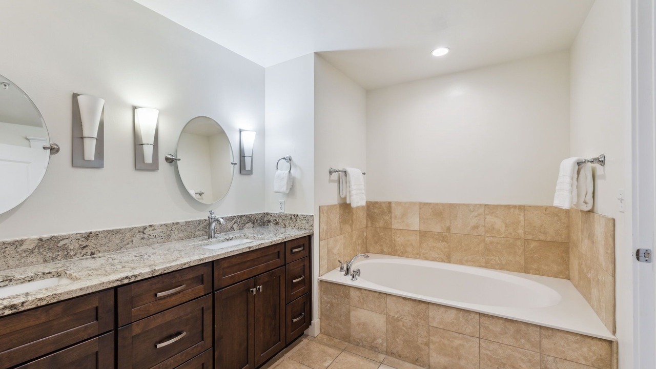 Photo of Bathroom in Gulf District