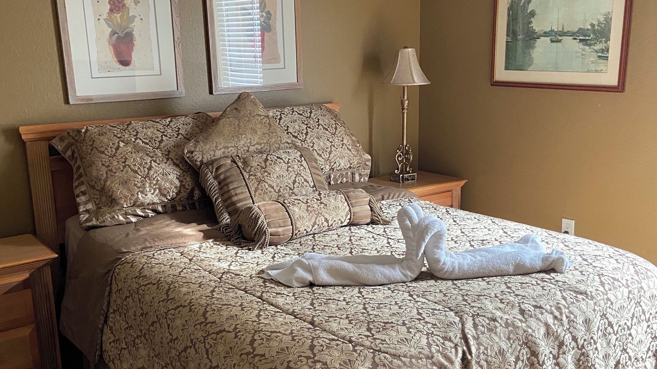 Photo of Bedroom in Crescent Lakes