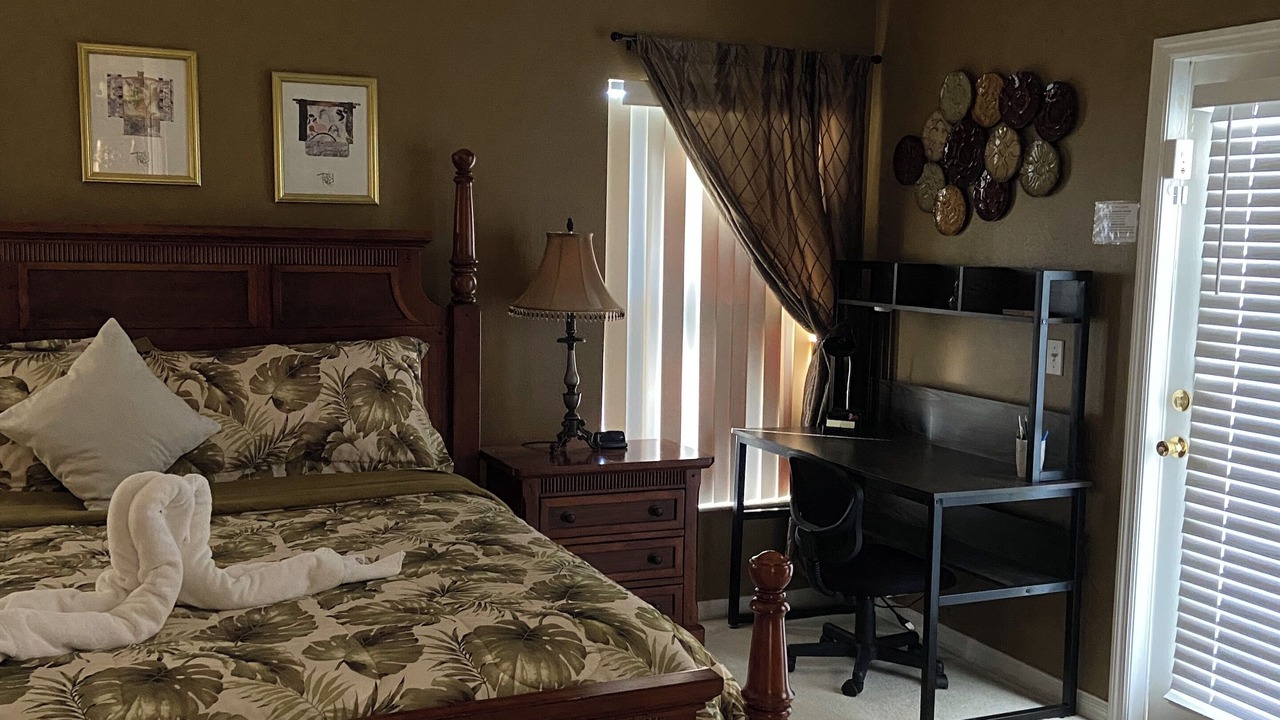 Photo of Bedroom in Crescent Lakes