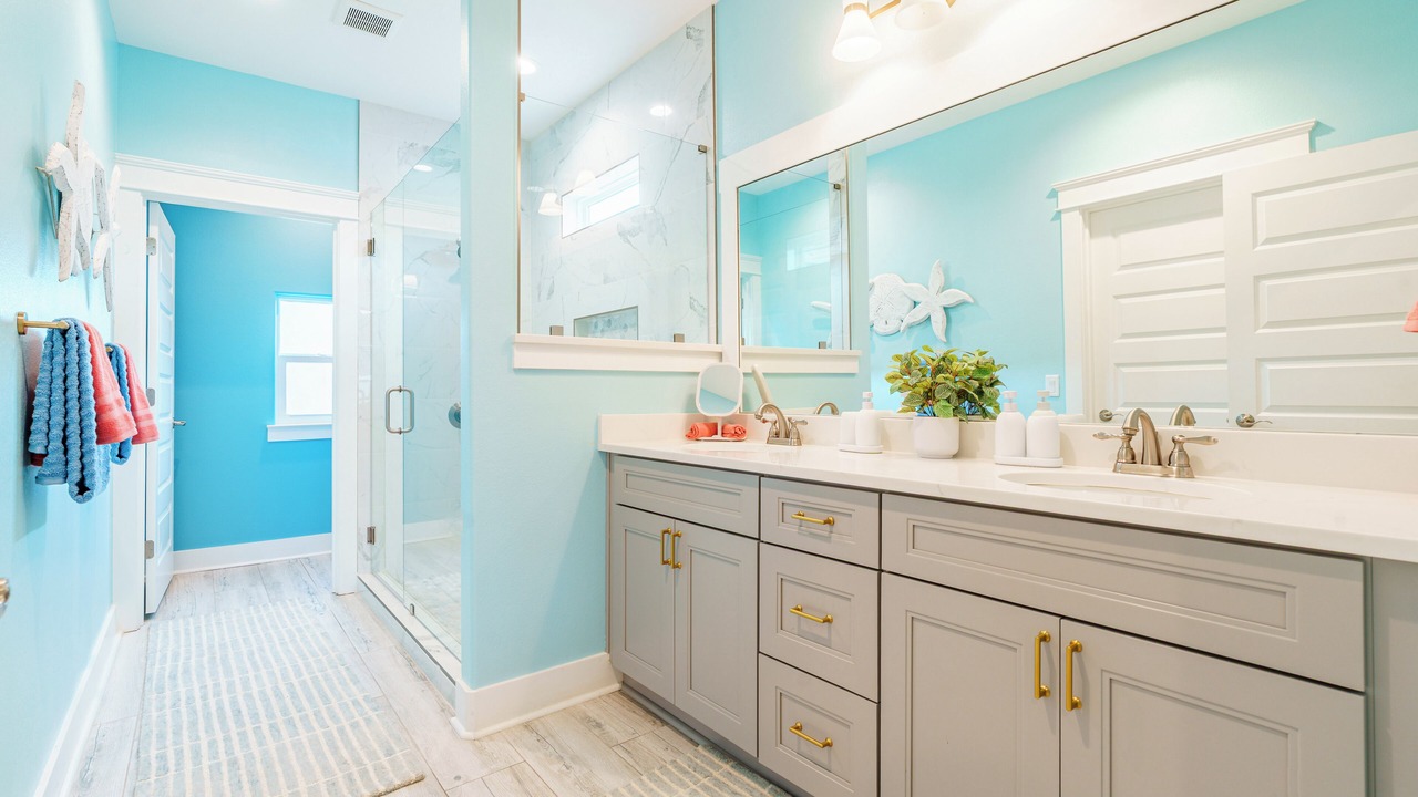 Photo of Bathroom in Holiday Beach