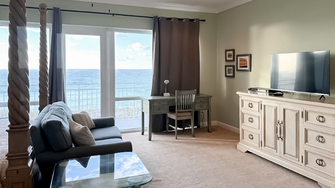 Photo of Livingroom in White Sands
