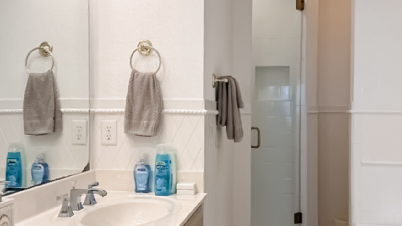 Photo of Bathroom in White Sands