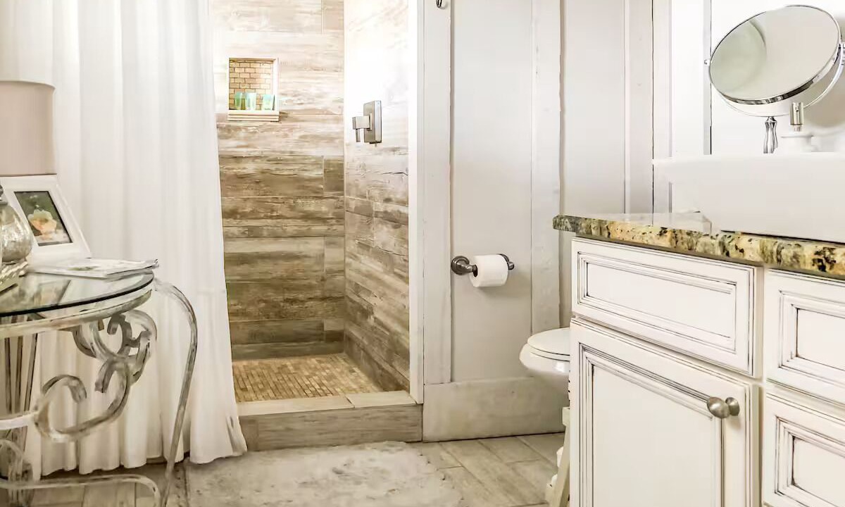 Photo of Bathroom in Orange Beach