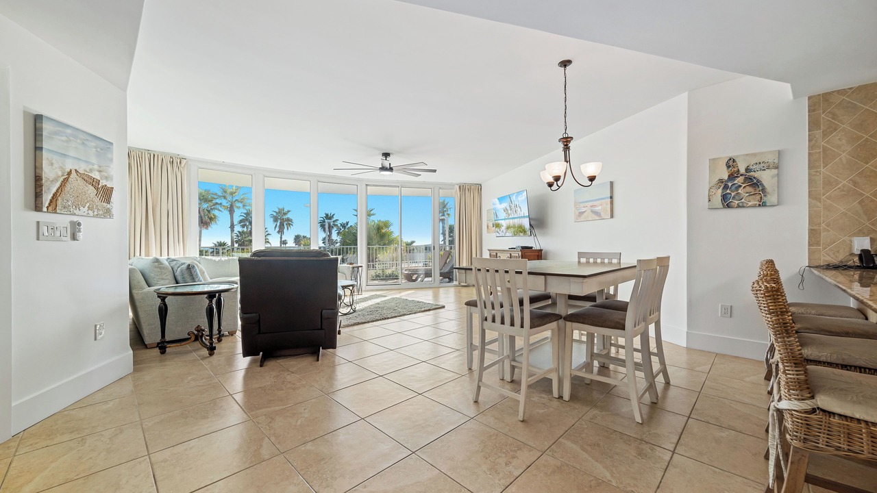 Photo of Livingroom in Orange Beach East