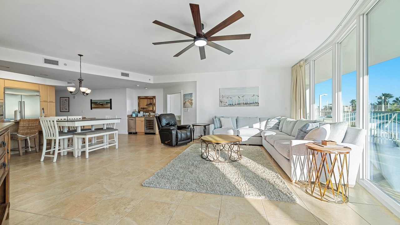 Photo of Livingroom in Orange Beach East