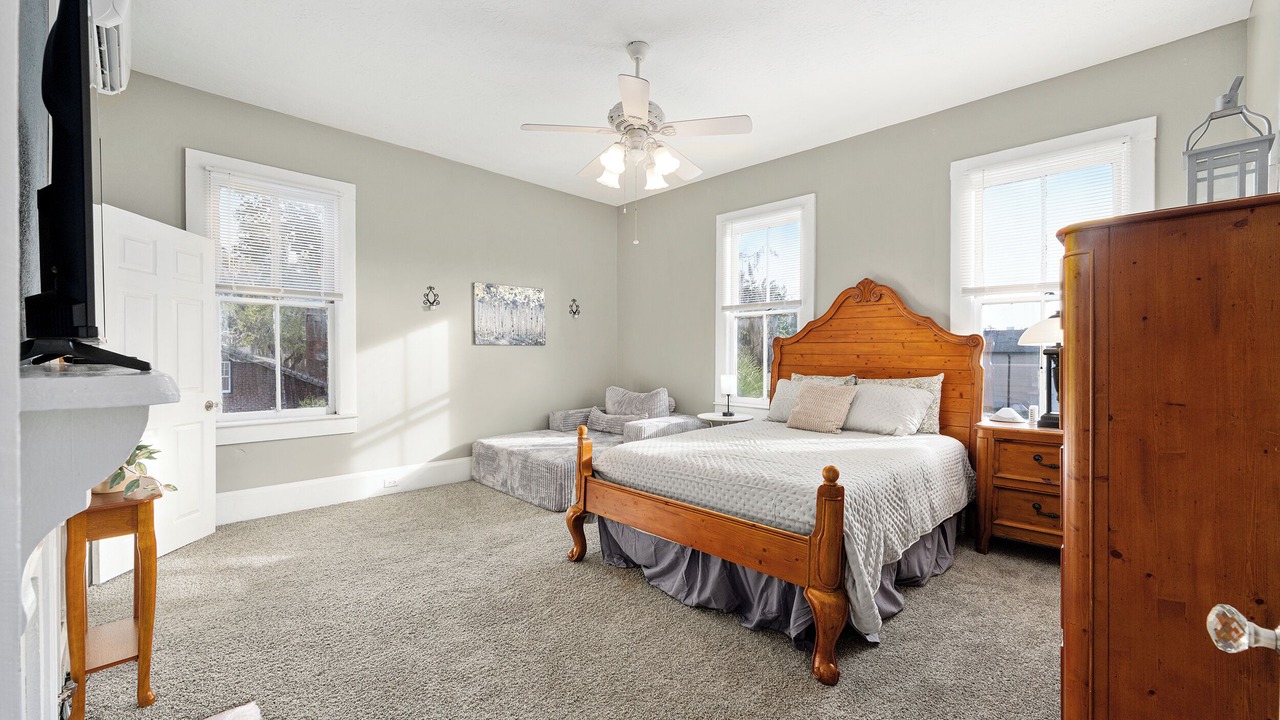 Photo of Bedroom in Historic District