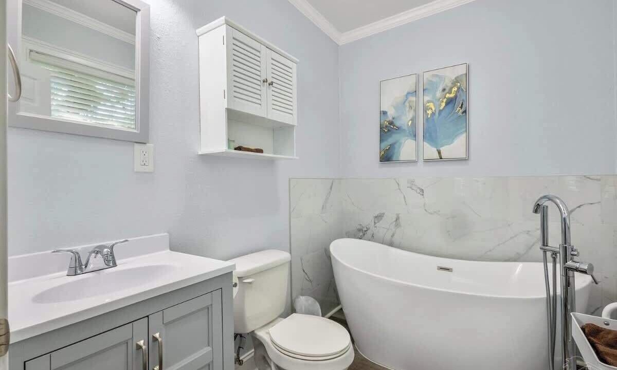 Photo of Bathroom in Southeast Pensacola