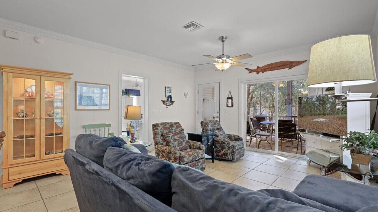 Photo of Livingroom in Bell