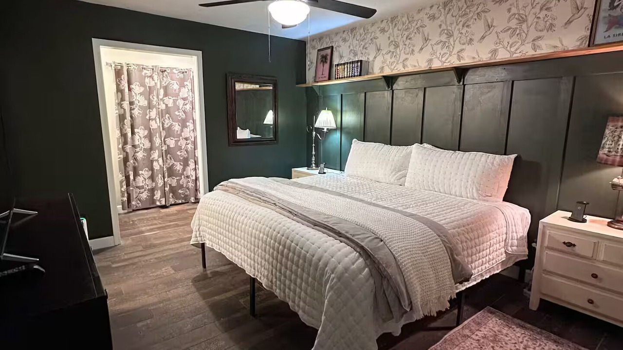 Photo of Bedroom in Mississippi City