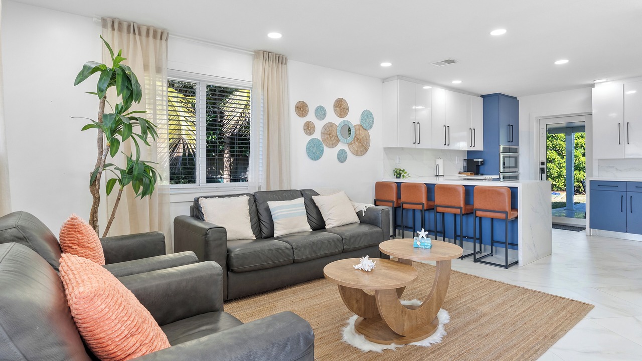 Photo of Livingroom in Ludlam