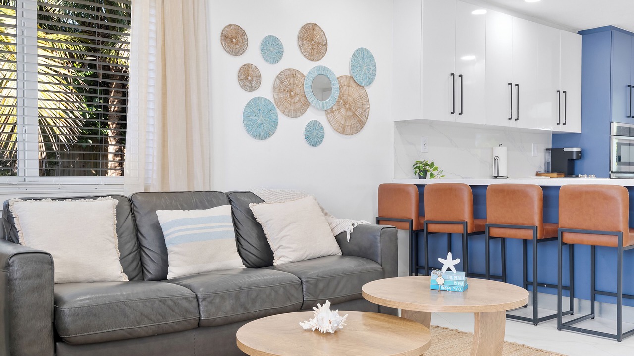 Photo of Livingroom in Ludlam