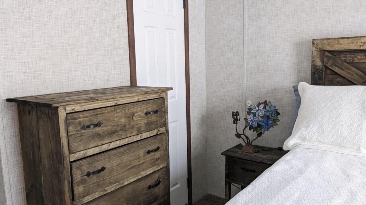 Photo of Bedroom in Putnam Hall