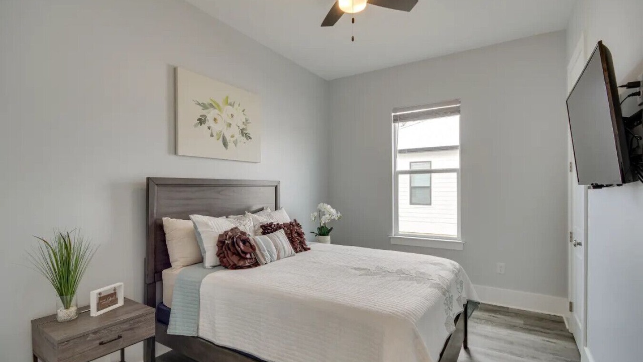 Photo of Bedroom in Mississippi City