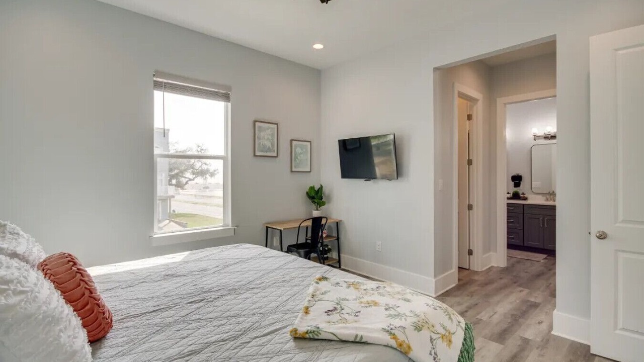 Photo of Bedroom in Mississippi City