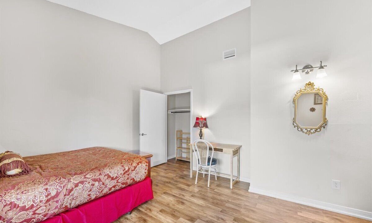 Photo of Bedroom in East Pensacola Heights