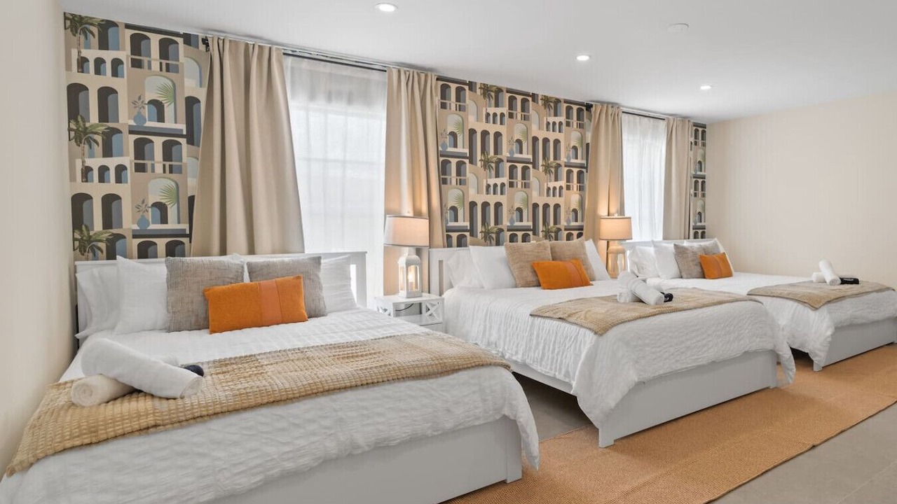 Photo of Bedroom in Ludlam