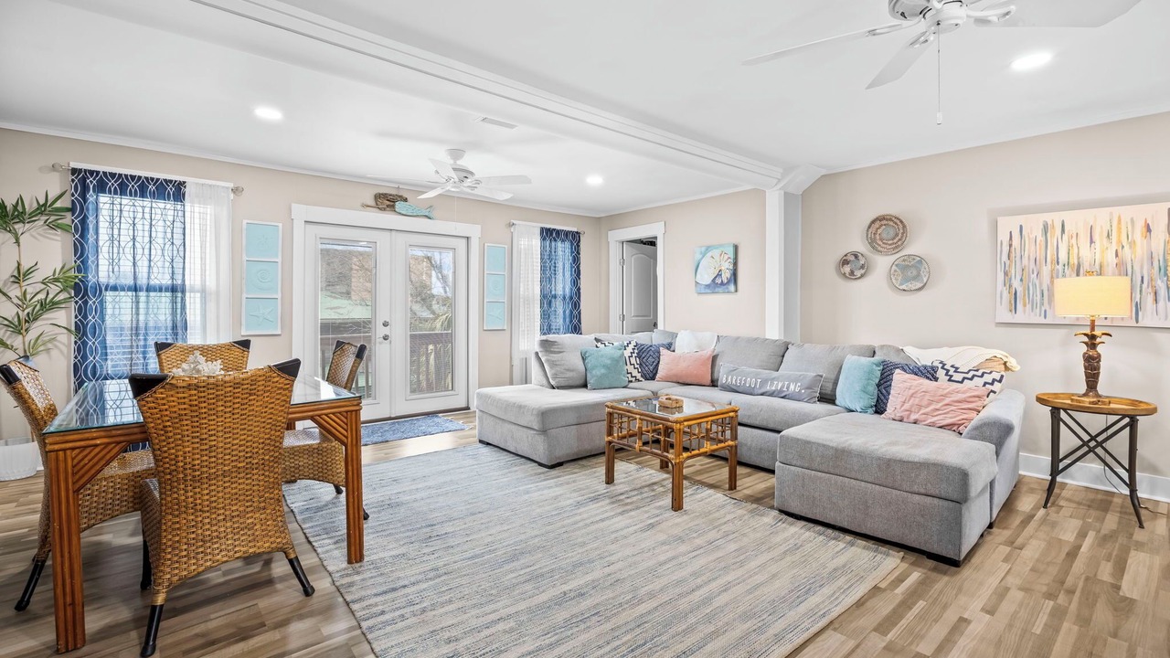 Photo of Livingroom in Fort Morgan Pines