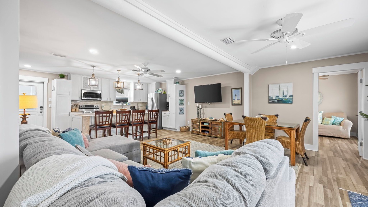 Photo of Livingroom in Fort Morgan Pines