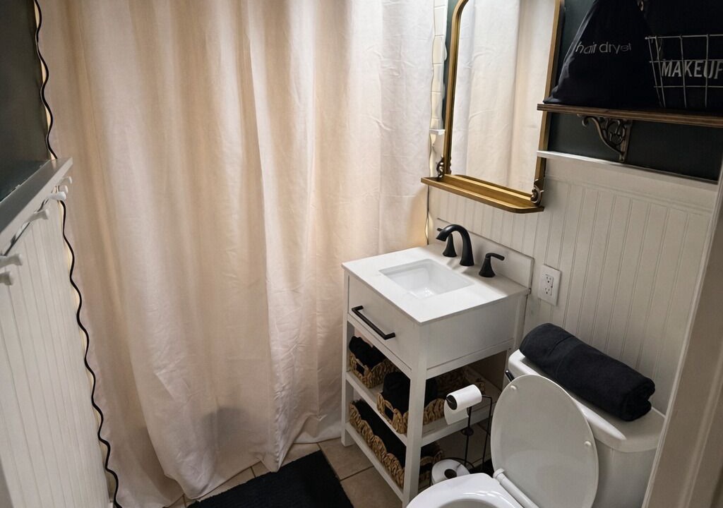 Photo of Bathroom in Mobile