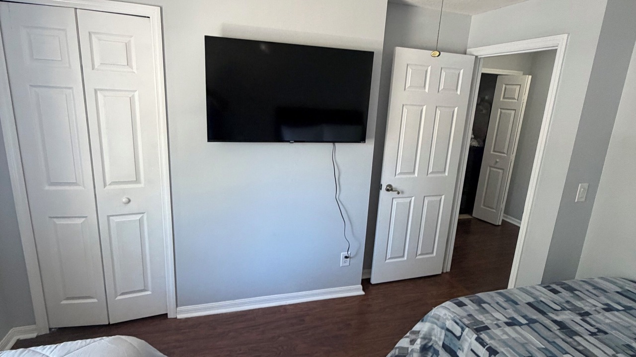 Photo of Bedroom in Lakeside Estates