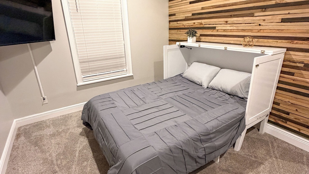 Photo of Bedroom in Winter Garden
