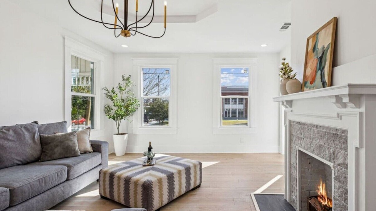 Photo of Livingroom in Downtown