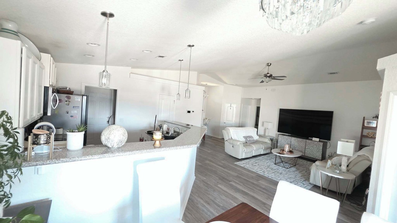 Photo of Livingroom in Milton