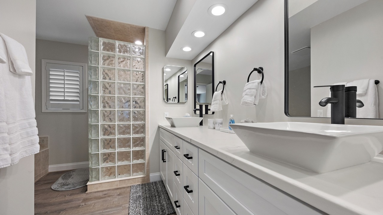 Photo of Bathroom in Palm Valley