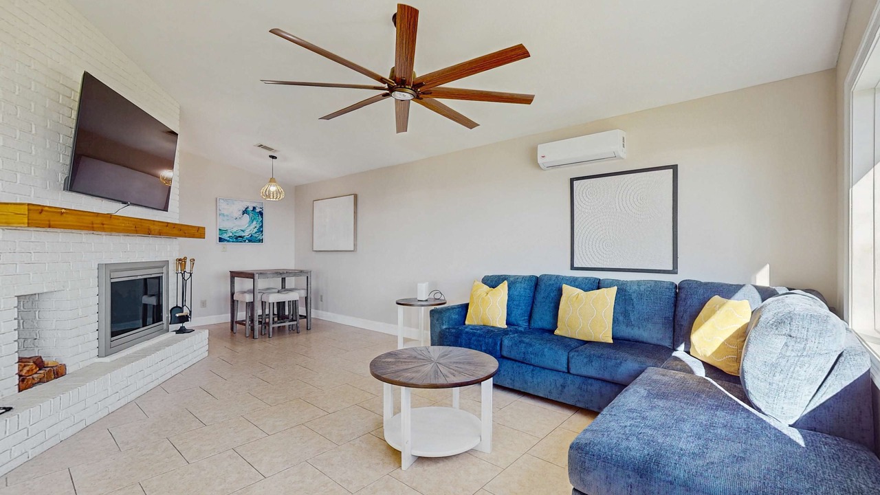 Photo of Livingroom in Ono Island