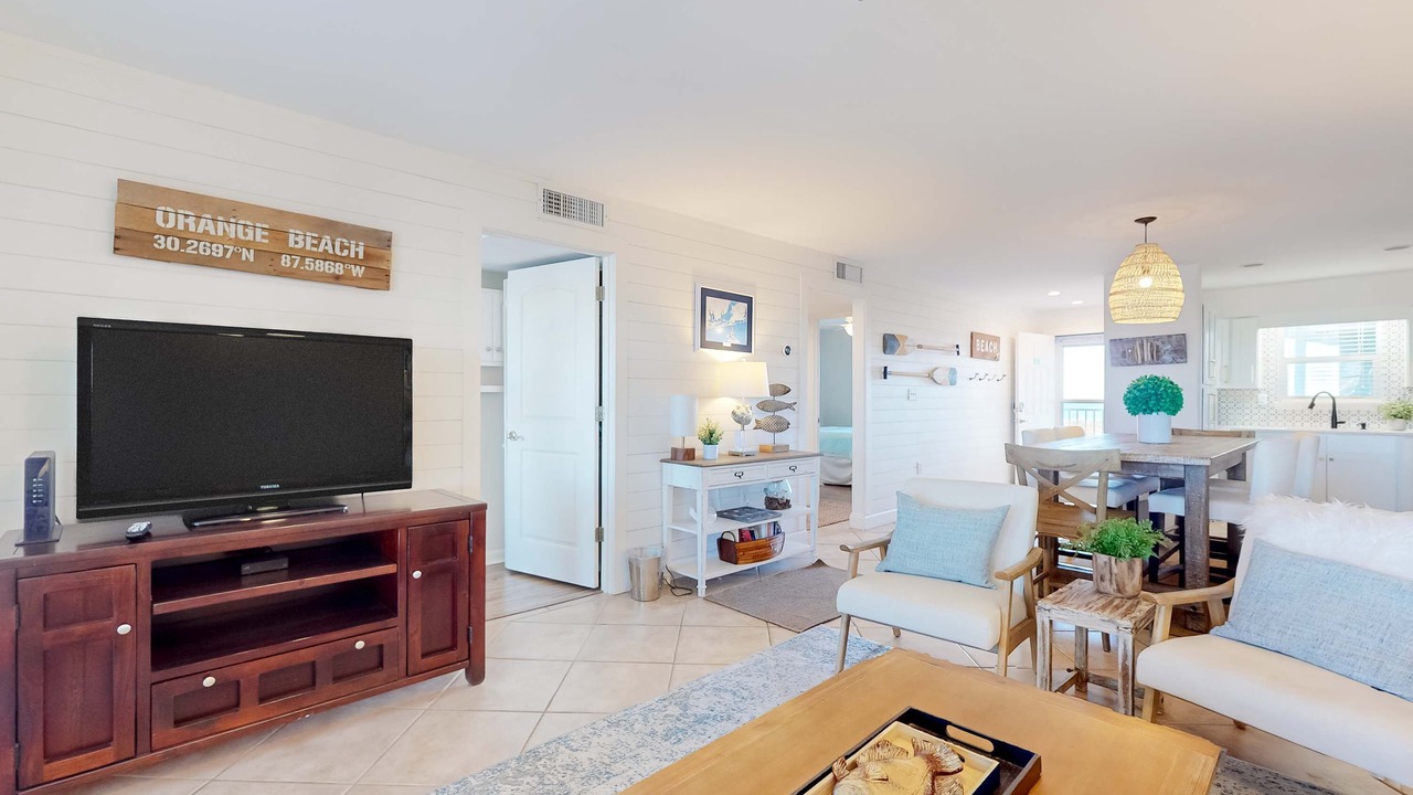 Photo of Livingroom in Orange Beach East