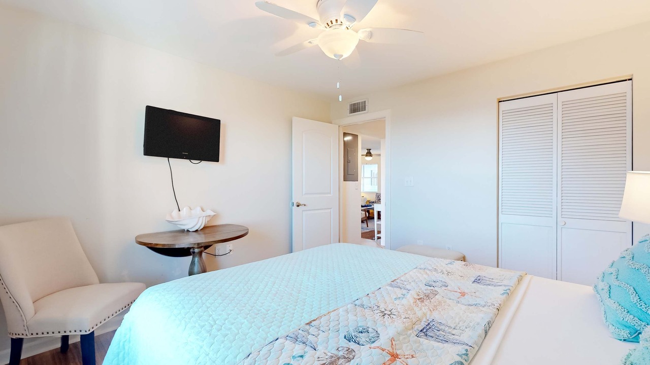 Photo of Bedroom in Orange Beach East