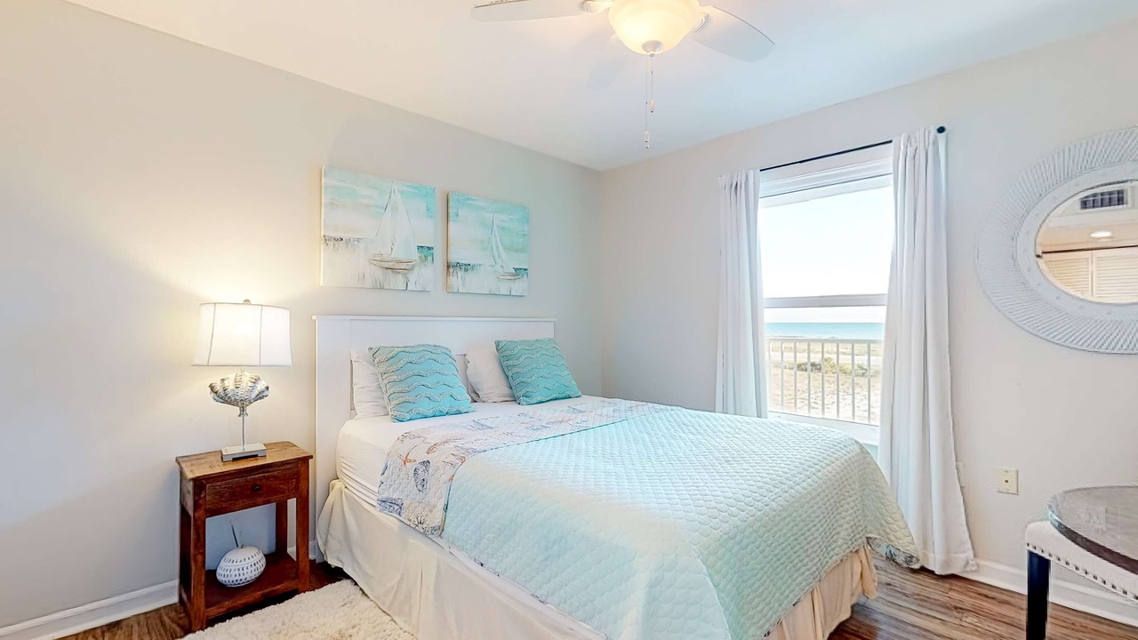 Photo of Bedroom in Orange Beach East