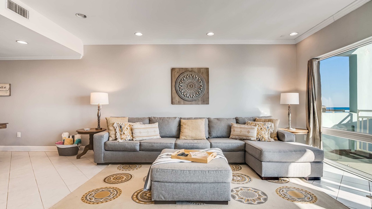 Photo of Livingroom in White Sands