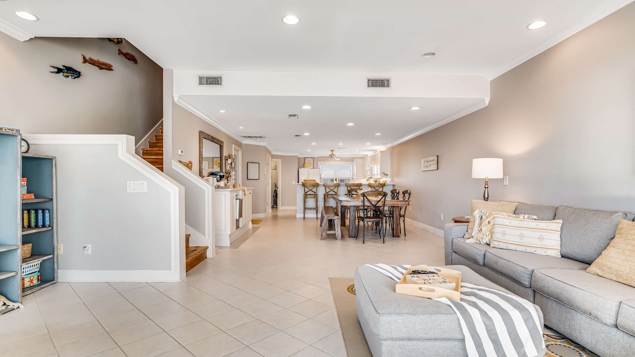 Photo of Livingroom in White Sands
