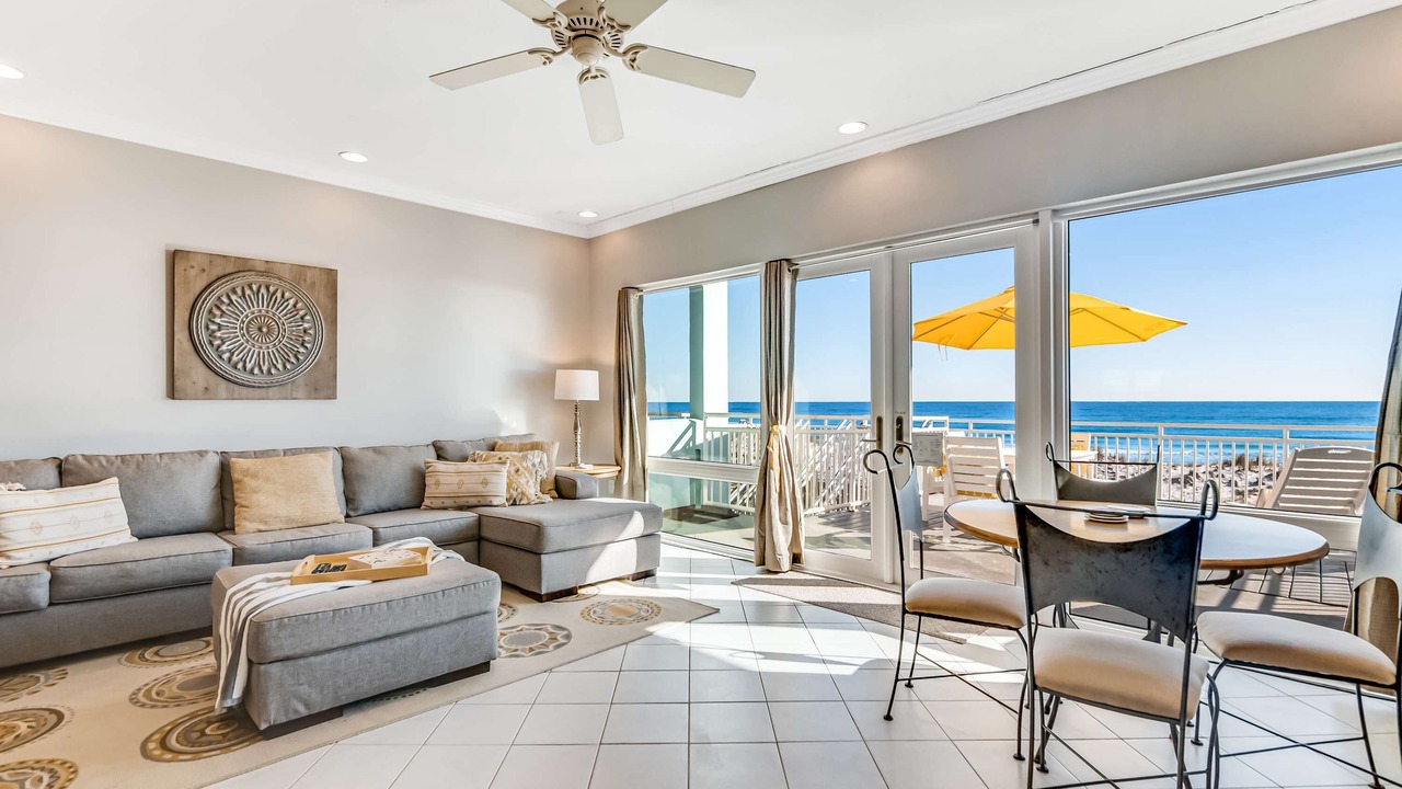 Photo of Livingroom in White Sands