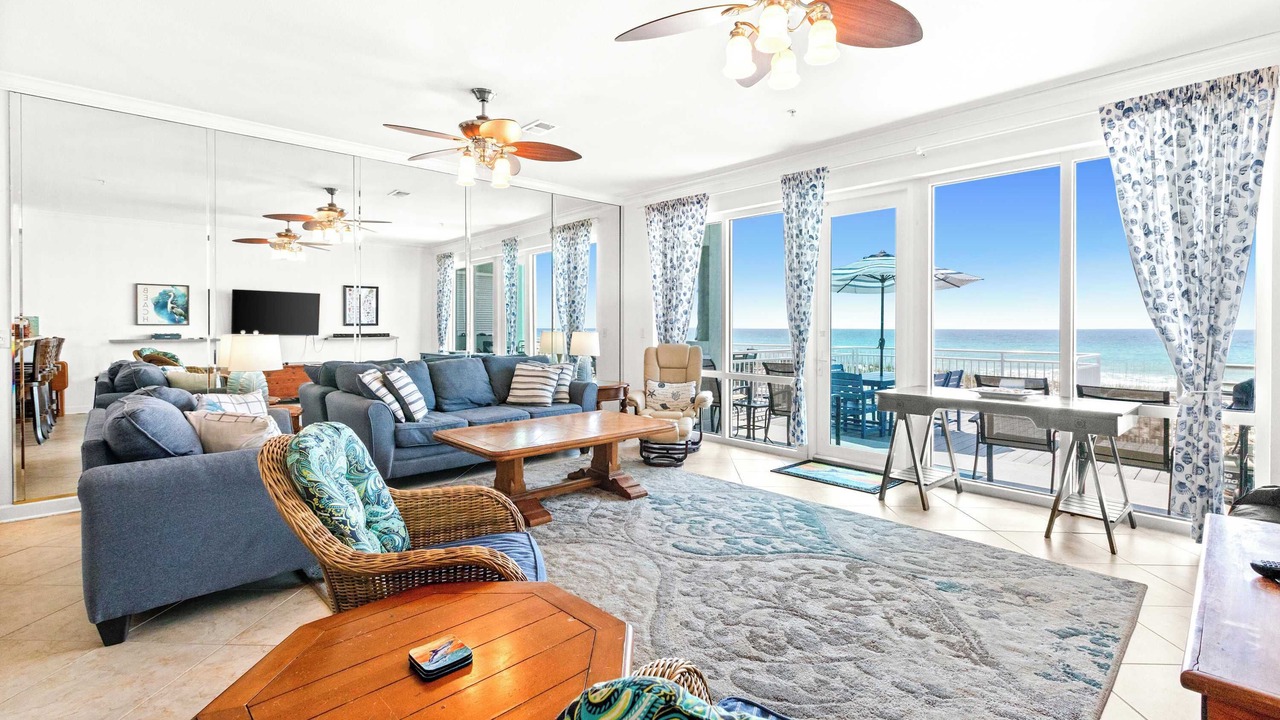 Photo of Livingroom in White Sands