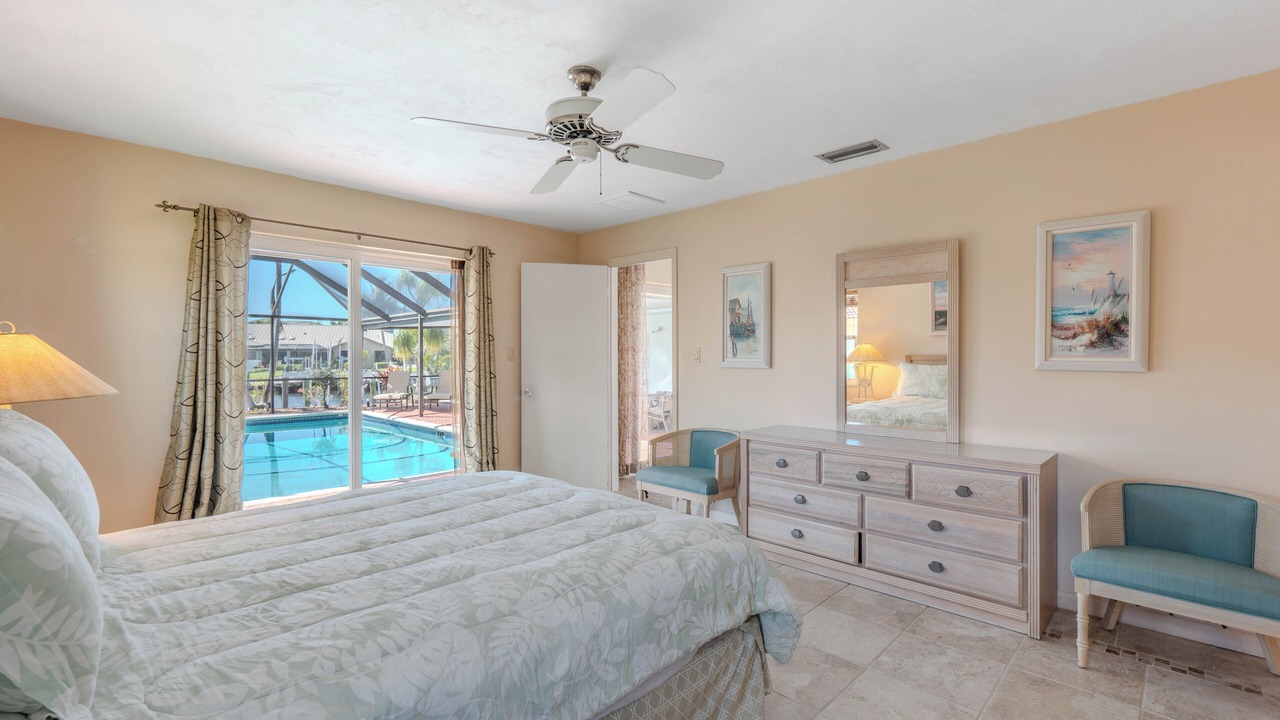 Photo of Bedroom in Town and River