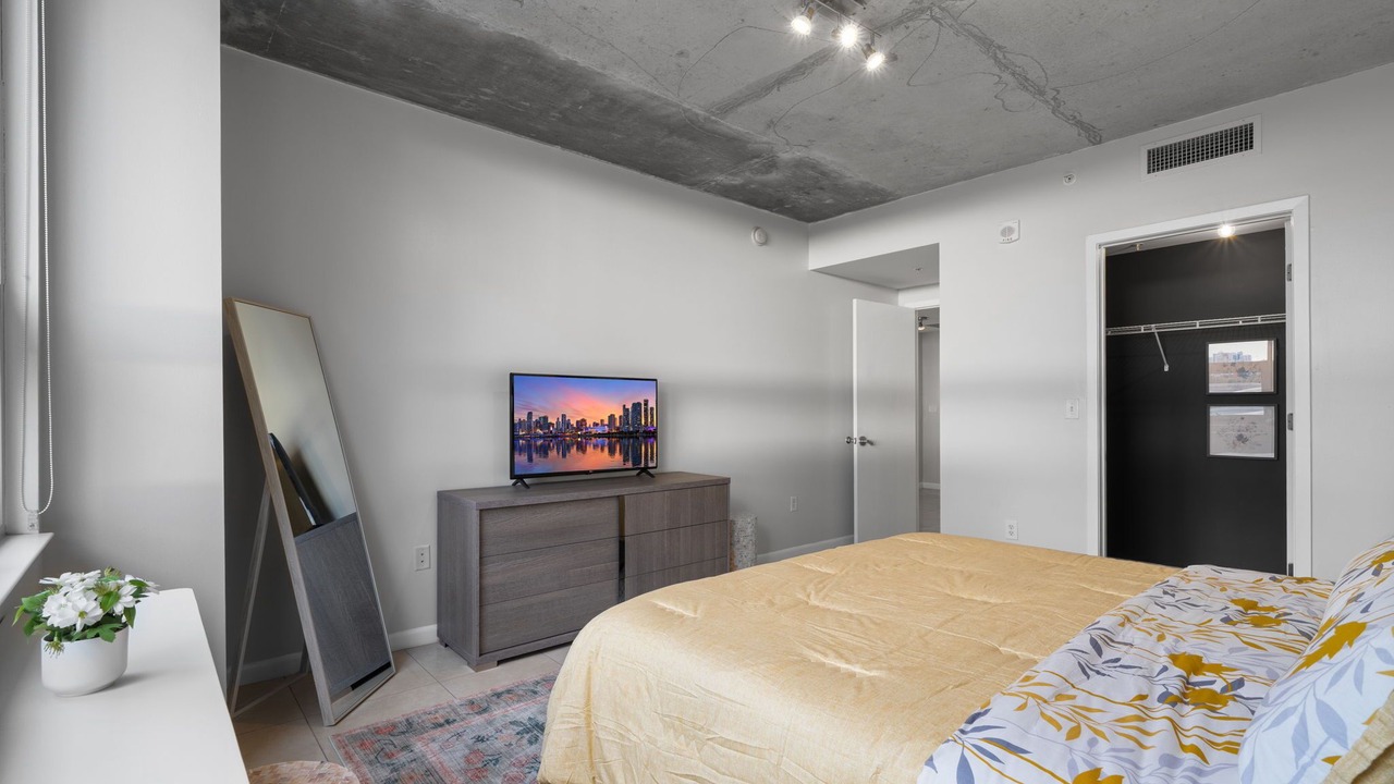 Photo of Bedroom in Midtown