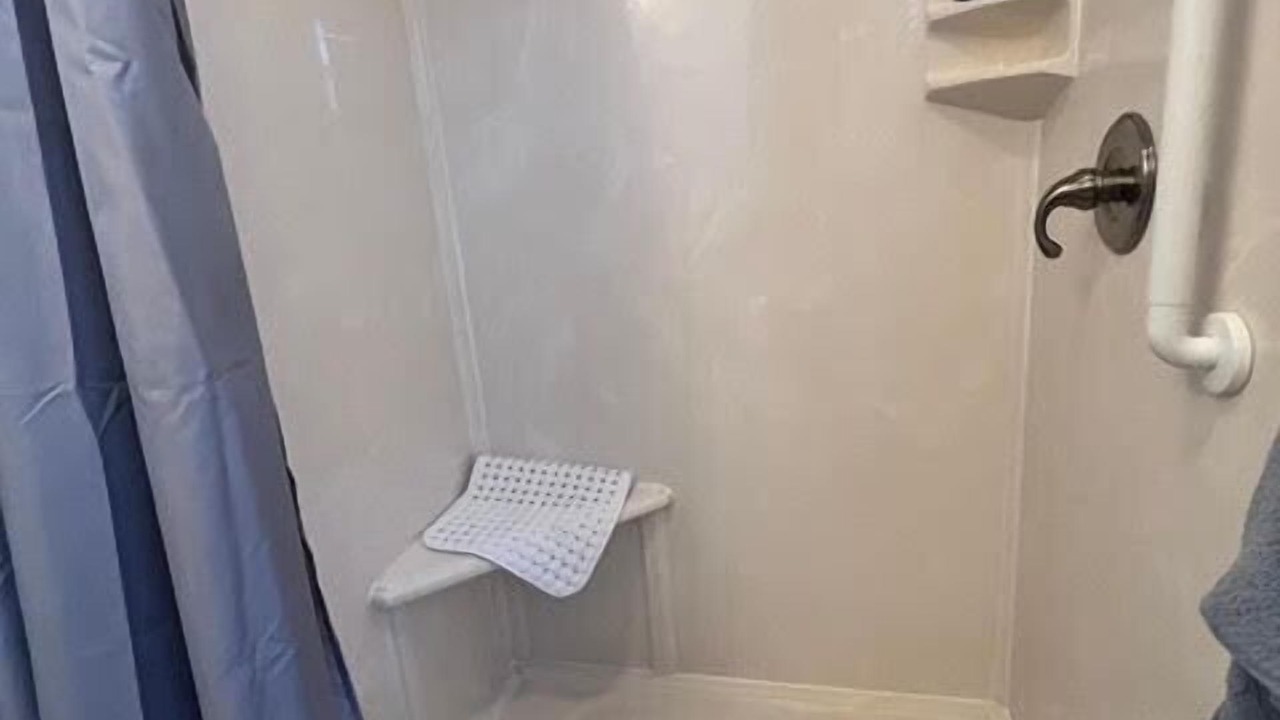 Photo of Bathroom in Muscle Shoals