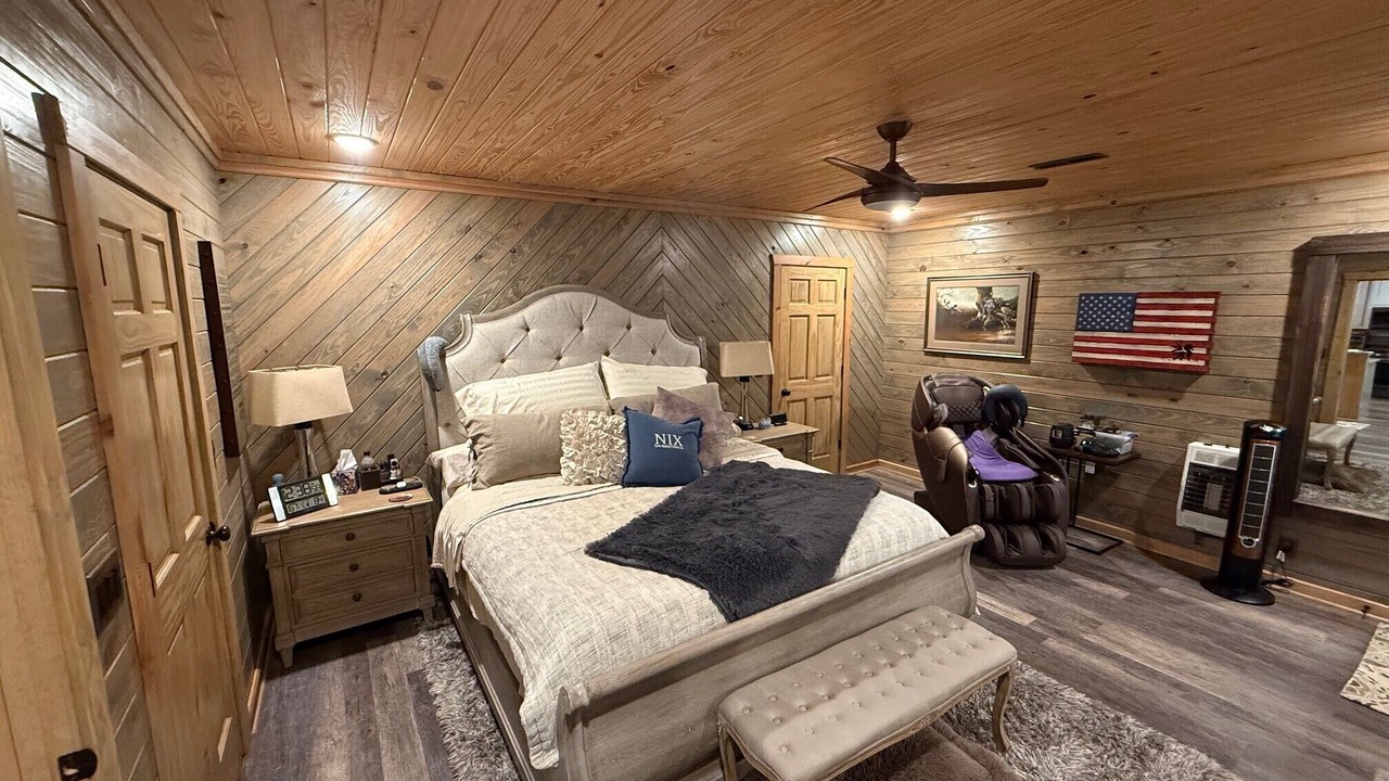 Photo of Bedroom in Delta