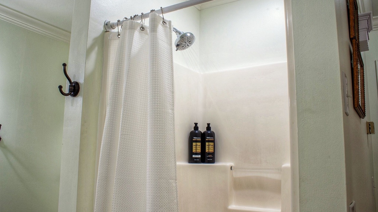 Photo of Bathroom in Muscle Shoals