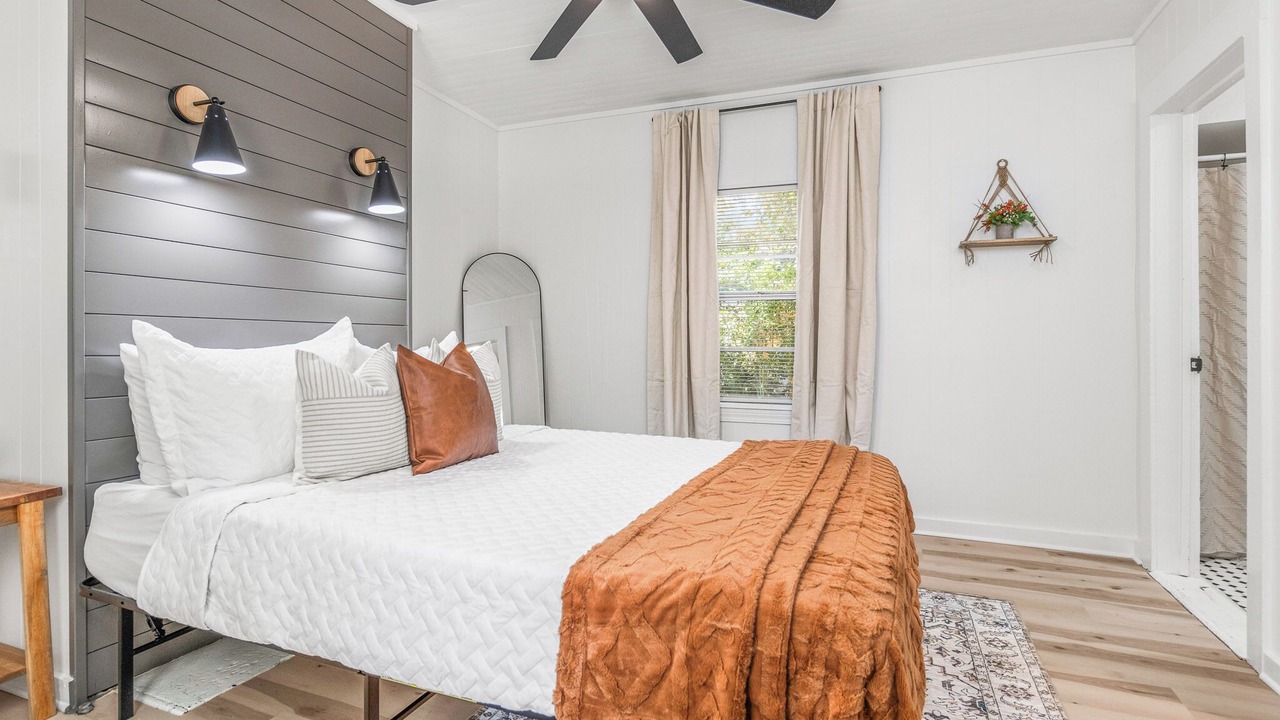 Photo of Bedroom in Southeast Pensacola