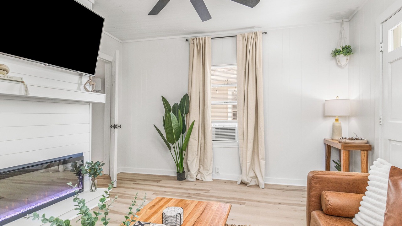Photo of Livingroom in Southeast Pensacola