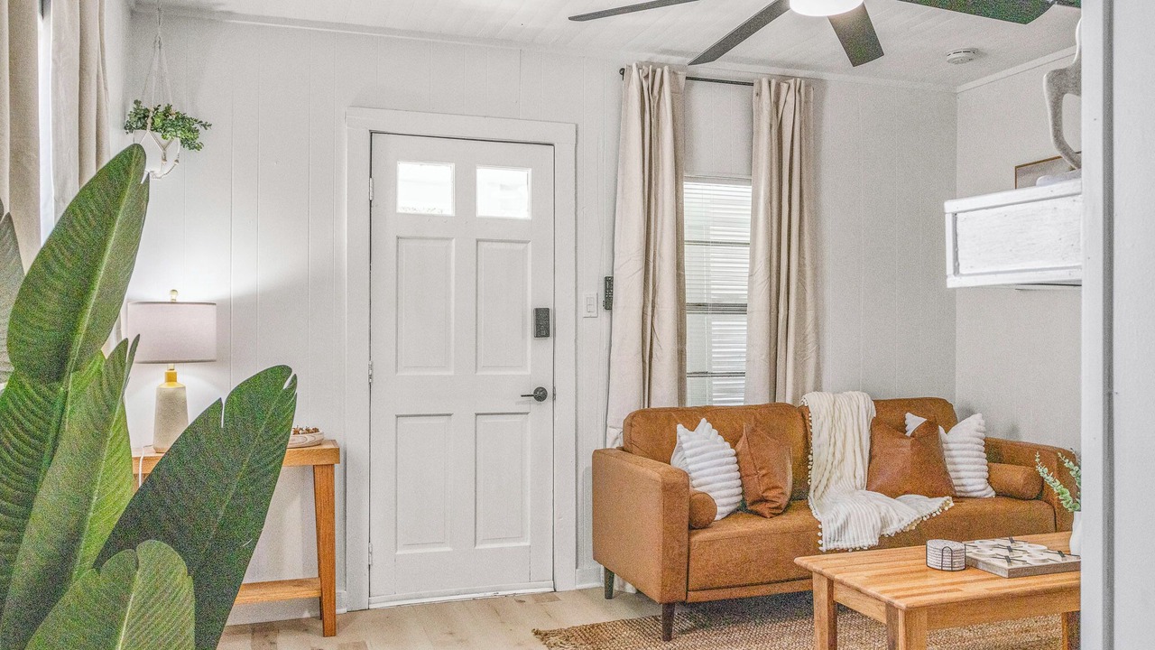 Photo of Livingroom in Southeast Pensacola