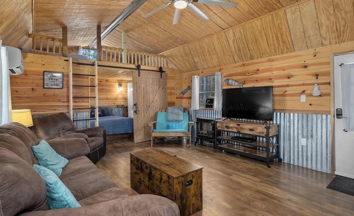 Photo of Livingroom in Crane Hill