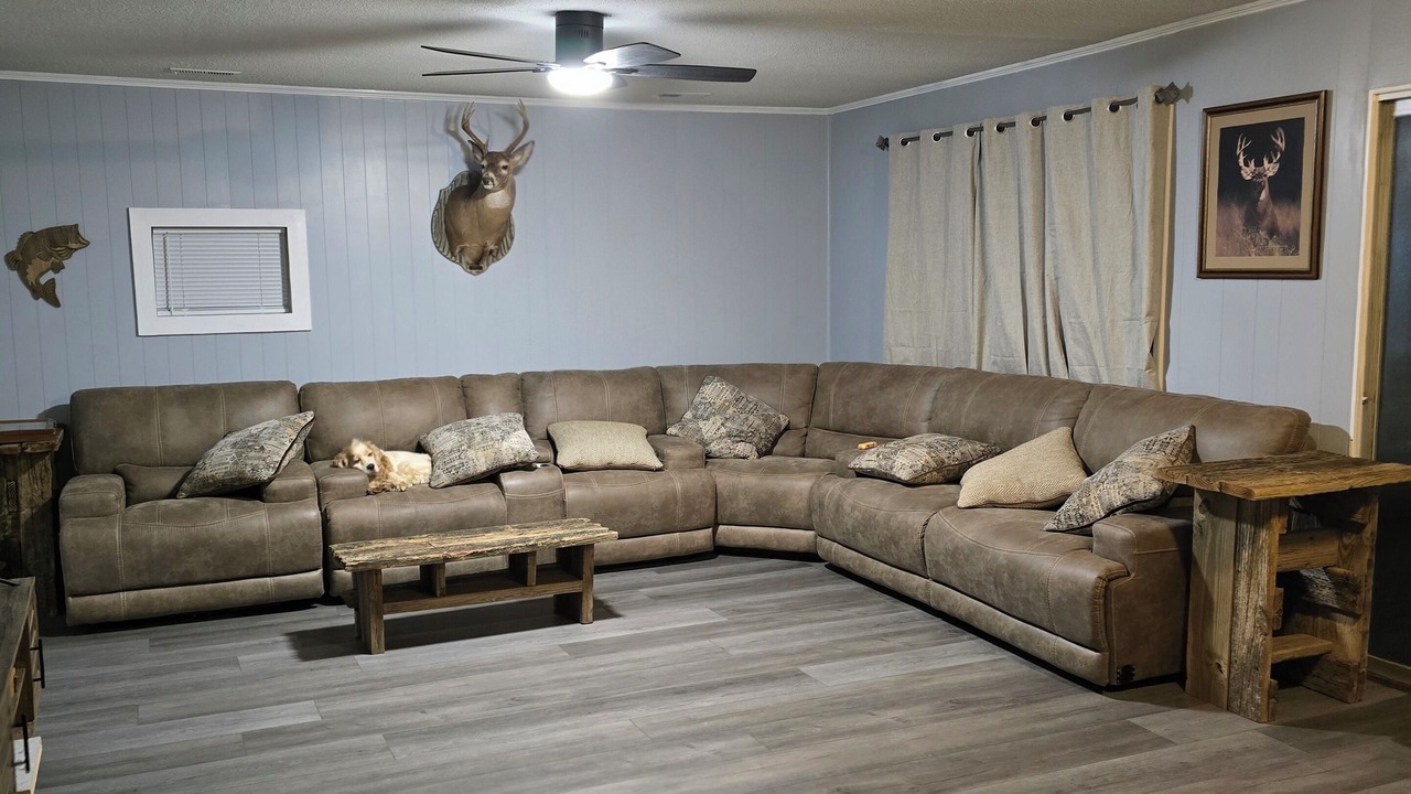 Photo of Livingroom in Hillsboro