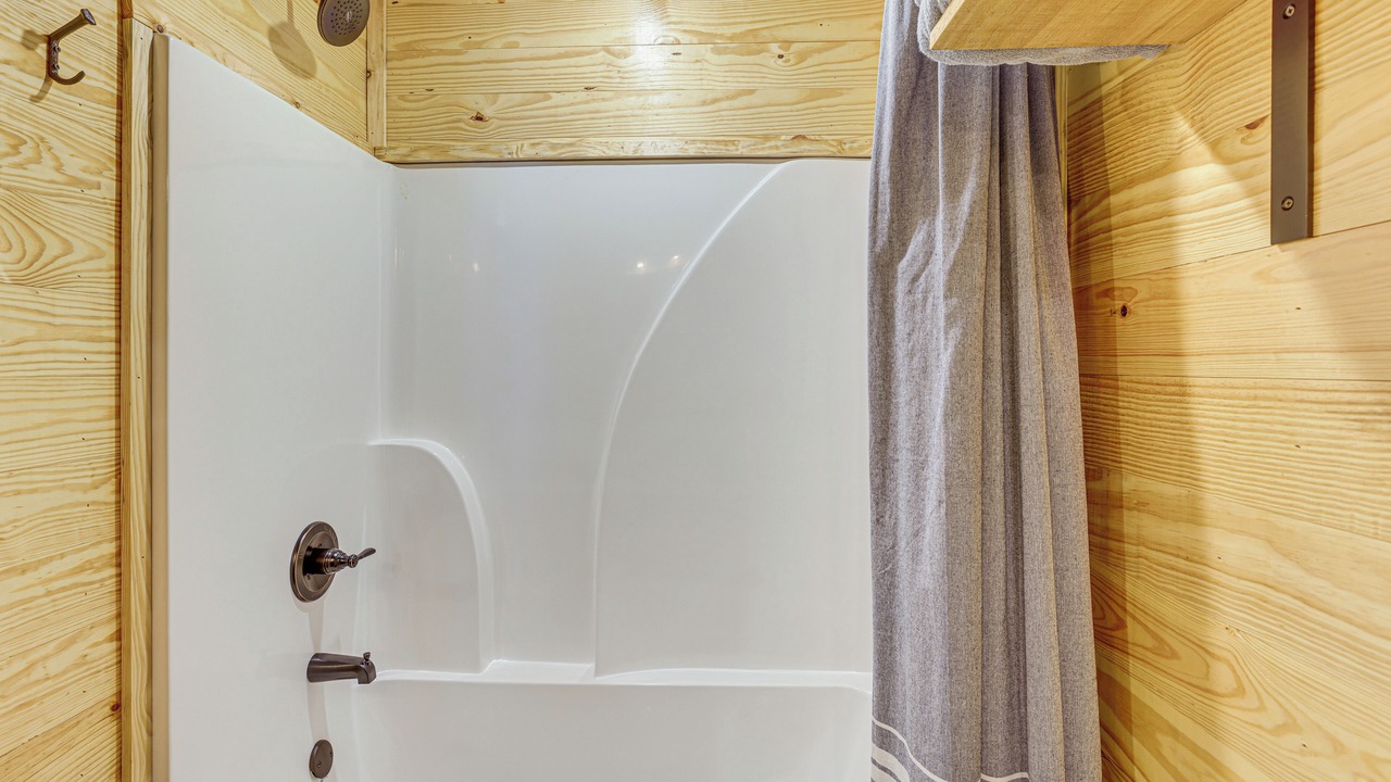 Photo of Bathroom in Alpine Bay