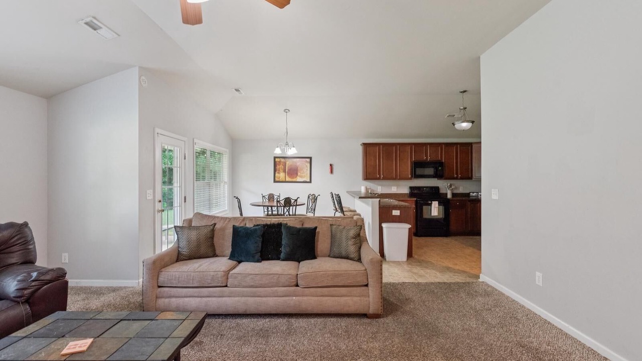 Photo of Livingroom in Harvest