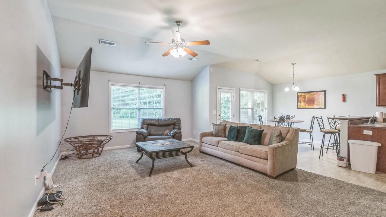 Photo of Livingroom in Harvest