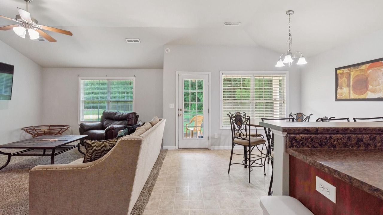 Photo of Livingroom in Harvest